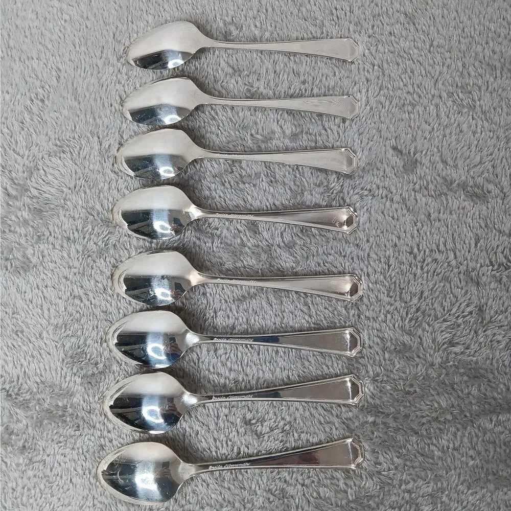 Set of 8 Oneida Silversmiths Silver Plate Clairhill-Fairhill Teaspoons